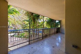 2901 S Bayshore Dr in Miami, FL - Building Photo - Building Photo
