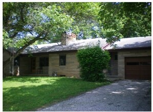 321 E Wylie St in Bloomington, IN - Foto de edificio - Building Photo