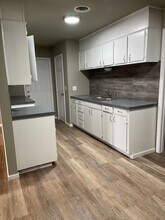 1705 E Colgate St in Lubbock, TX - Foto de edificio - Building Photo