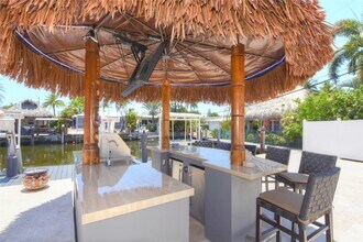 2228 SE 10th St in Pompano Beach, FL - Foto de edificio - Building Photo