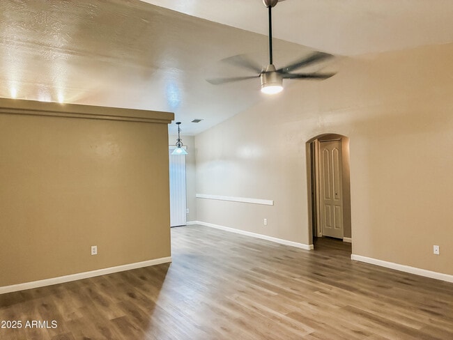 9105 W Raven Dr in Arizona City, AZ - Building Photo - Building Photo