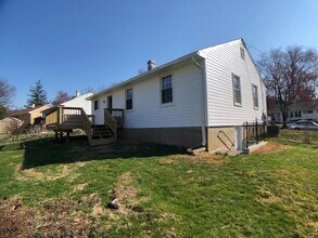 1611 Burris Rd in Rockville, MD - Building Photo - Building Photo