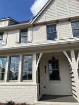 1026 Windsor Dr in Meadowbrook, AL - Building Photo