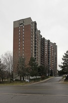 Parkway Terrace Condos in Mississauga, ON - Building Photo