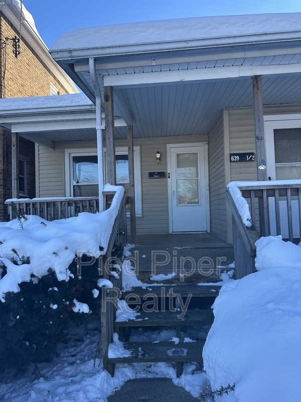 property at 639 W Pleasant St