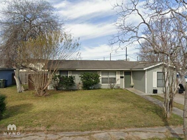 property at 4705 Wynona Dr