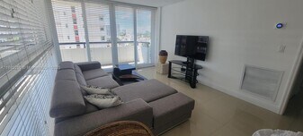 3200 Collins Ave in Miami Beach, FL - Building Photo