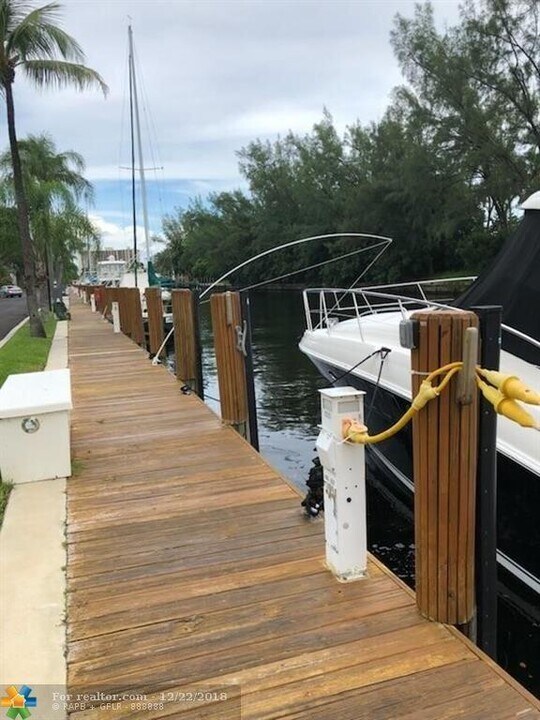 6439 Bay Club Dr in Fort Lauderdale, FL - Building Photo