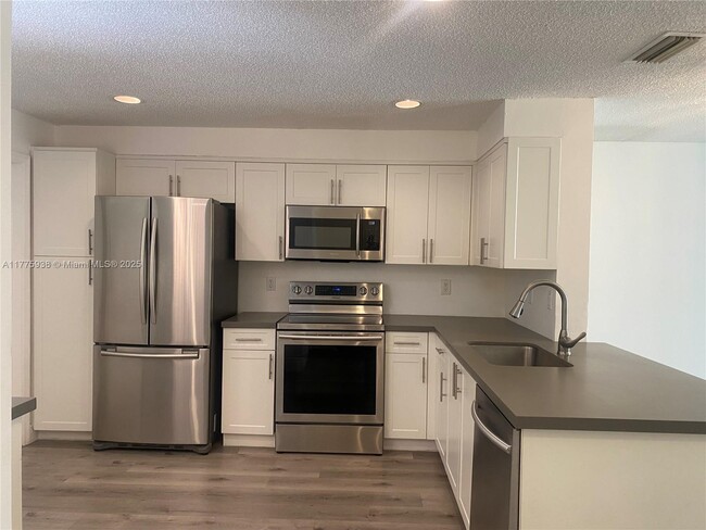 property at 1569 Veracruz Ln