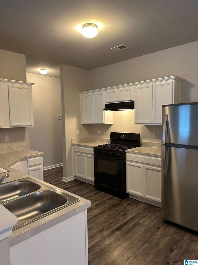 property at 401 Woodland Trl