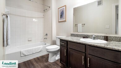 14006 Potranco Rd in San Antonio, TX - Foto de edificio - Building Photo