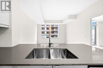 3270 Sheppard Ave E in Toronto, ON - Building Photo - Building Photo