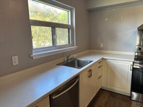 1033 Ravine Rd in Oshawa, ON - Building Photo - Building Photo