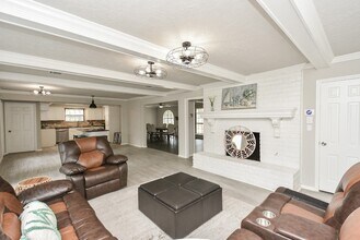 1723 Big Horn Dr in Houston, TX - Foto de edificio - Building Photo