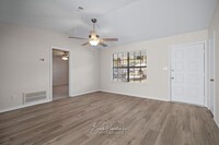 10677 Silver Creek Dr in Pensacola, FL - Building Photo - Building Photo