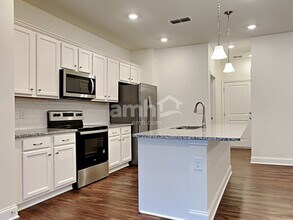 817 Headland Way in Canton, GA - Building Photo - Building Photo