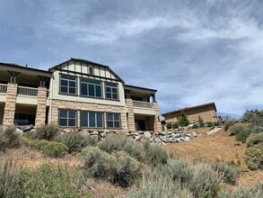 1740 Sharpe Hill Cir in Reno, NV - Foto de edificio - Building Photo