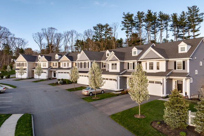 Brookview at Franklin in Franklin, MA - Foto de edificio - Primary Photo