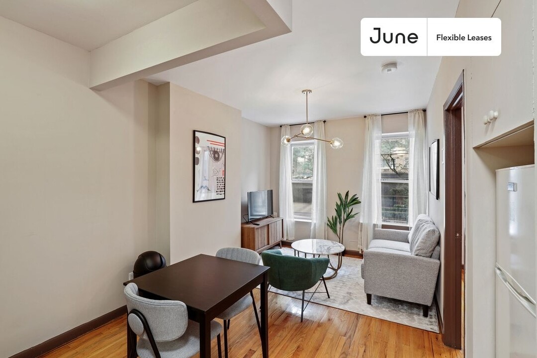 1521 York Ave in New York, NY - Building Photo