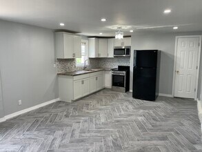 155 W Main St, Unit 2 in Rahway, NJ - Building Photo - Building Photo