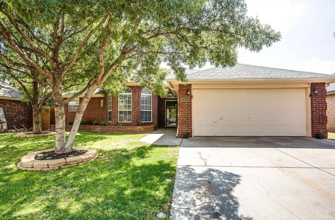 6805 5th St in Lubbock, TX - Building Photo