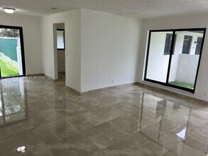 11323 SW 189th St in Miami, FL - Building Photo - Building Photo