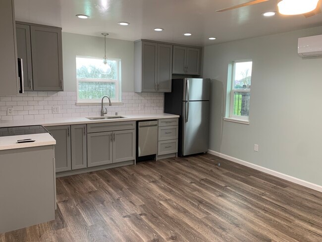 property at 7125 Bari Ct