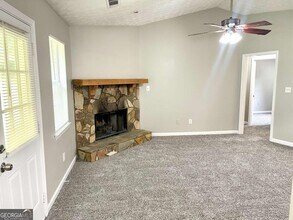 215 Mountain Ln in Covington, GA - Building Photo - Building Photo