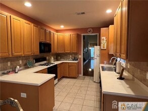 1 Silcox Pl in Franklin Township, NJ - Building Photo - Building Photo