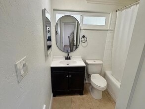 2028 W Oldfield St in Lancaster, CA - Building Photo - Building Photo