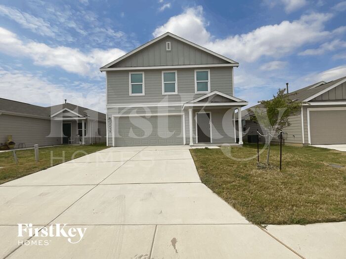 2438 Double Oak Dr in New Braunfels, TX - Building Photo