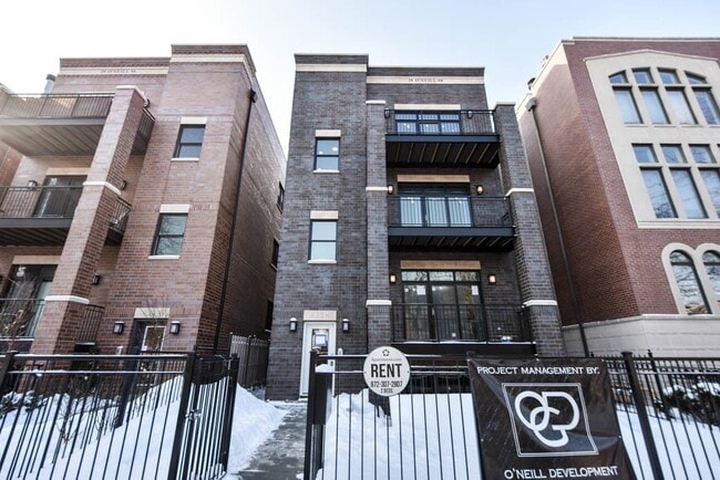 4326 N Ashland Ave, Unit G00C