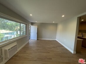 9949 Pinewood Ave in Los Angeles, CA - Building Photo - Building Photo
