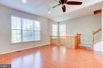 6388 James Harris Way in Centreville, VA - Building Photo - Building Photo