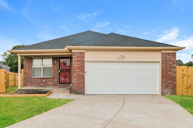 property at 5962 Wagon Hill Rd E