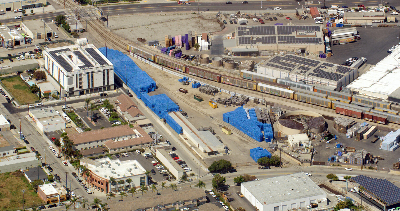 Central Terrace Apartments in Oxnard, CA - Building Photo