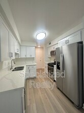 12325 Moorpark St in Los Angeles, CA - Building Photo - Building Photo