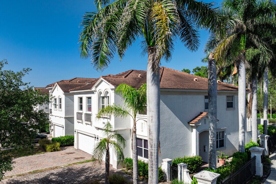The Falls At Portofino in Naples, FL - Building Photo