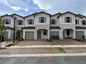 23316 SW 133rd Ct in Princeton, FL - Building Photo