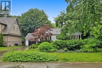925 Kingsway Dr in Burlington, ON - Building Photo - Building Photo