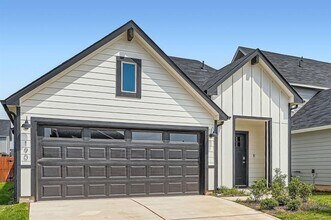 190 Frogmore Lp in Uhland, TX - Building Photo - Building Photo