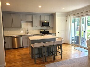 138 Elm St in Kingston, MA - Building Photo - Building Photo