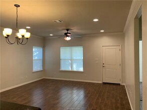 1800 Bamboo St in Bryan, TX - Building Photo - Building Photo