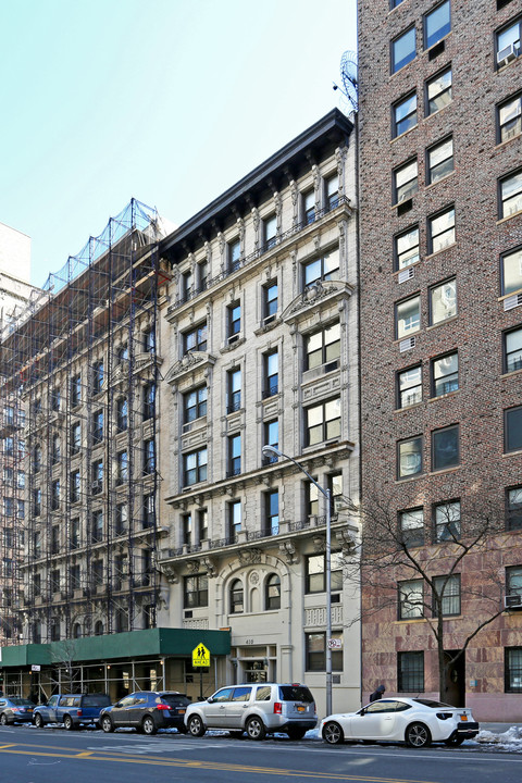 410 West End Ave in New York, NY - Building Photo