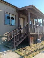 208 S 1st St in Union, OR - Building Photo