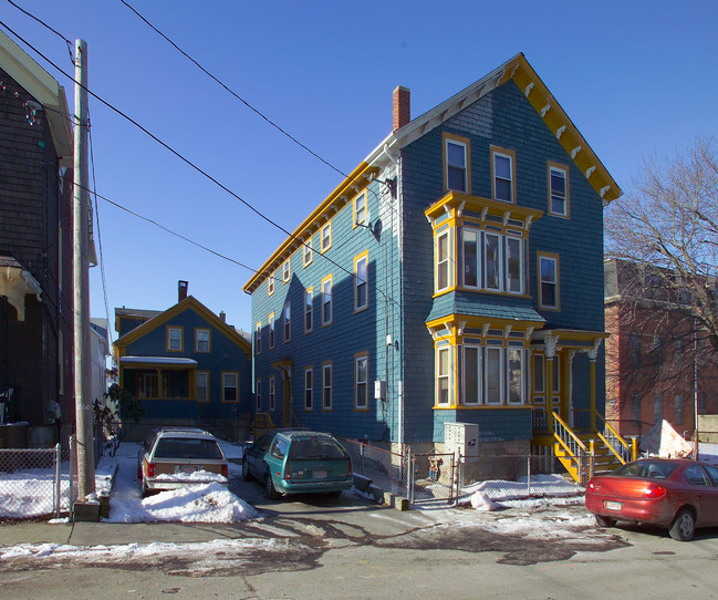 45-49 Whipple St in Fall River, MA - Foto de edificio - Building Photo