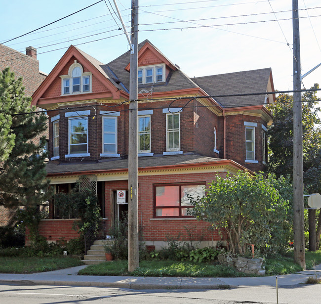 15 Sherman Ave S in Hamilton, ON - Building Photo - Primary Photo