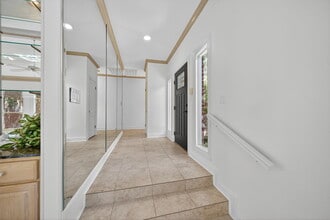 1 Villa Bonita in San Antonio, TX - Building Photo - Building Photo