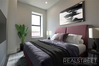 697 DeKalb Ave in Brooklyn, NY - Building Photo - Building Photo