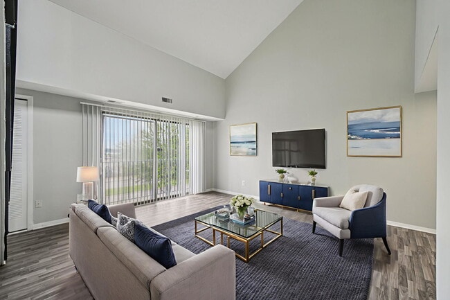 Palms East